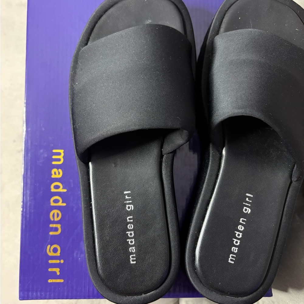 Madden Girl Classic Black Slides